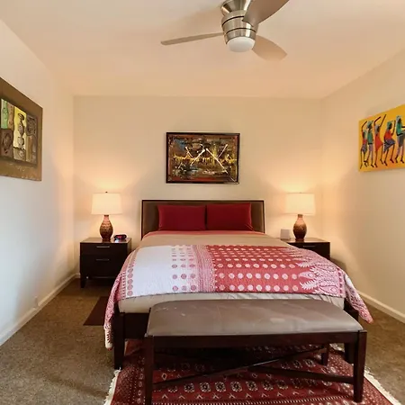 Central Palm Springs One Bedroom With Balcony & Pool